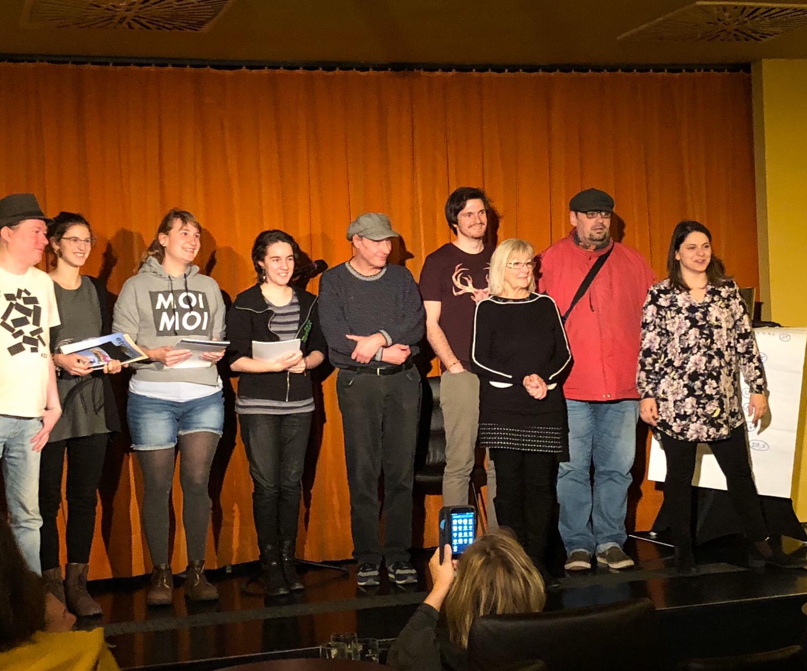 v. links n. rechts: Andi Pianka. Tina Cakara, Nicola Jünger, Sarah Buchinger, drei weitere Teilnehmer, Eva Riebler und Marlies Eder