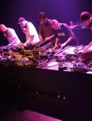 DJ Grazzhoppa's DJ Big Band. Rez.: Eva Riebler